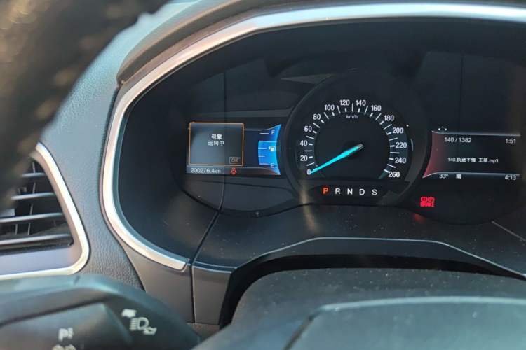 Used Ford Edge 2016 EcoBoost 245 Two-Wheel-Drive Titanium 7-Seater Odometer Close Up