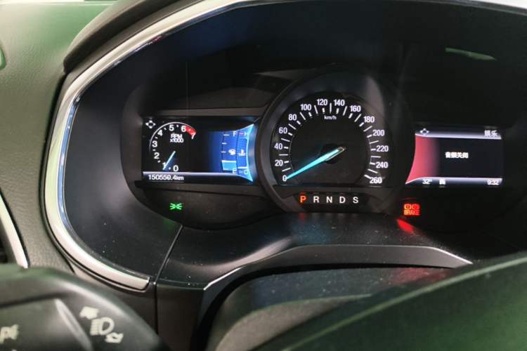 Used Ford Edge 2016 EcoBoost 245 Two-Wheel-Drive Titanium 7-Seater Odometer Close Up