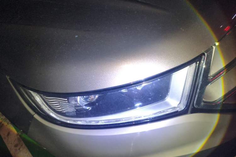 Used Ford Edge 2016 EcoBoost 245 Four-Wheel Drive Titanium Edition 7-Seater Right Front Headlight
