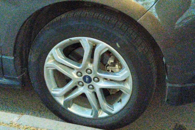 Used Ford Edge 2016 EcoBoost 245 Two-Wheel-Drive Titanium 7-Seater Right Front Wheel Hub