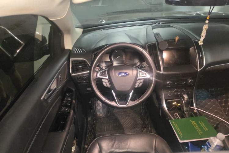 Used Ford Edge 2016 EcoBoost 245 Four-Wheel Drive Titanium Edition 7-Seater Steering Wheel