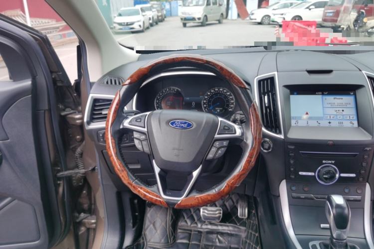 Used Ford Edge 2016 EcoBoost 245 Four-Wheel Drive Titanium 7-Seater Steering Wheel