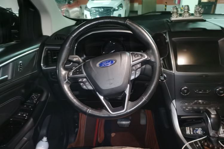 Used Ford Edge 2016 EcoBoost 245 Two-Wheel-Drive Titanium 7-Seater Steering Wheel