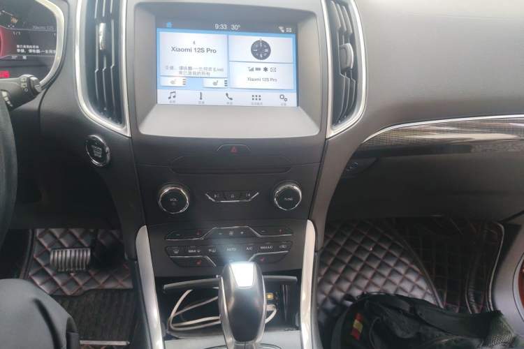 Used Ford Edge 2016 EcoBoost 245 Two-Wheel-Drive Titanium 7-Seater Audio And AC Panel