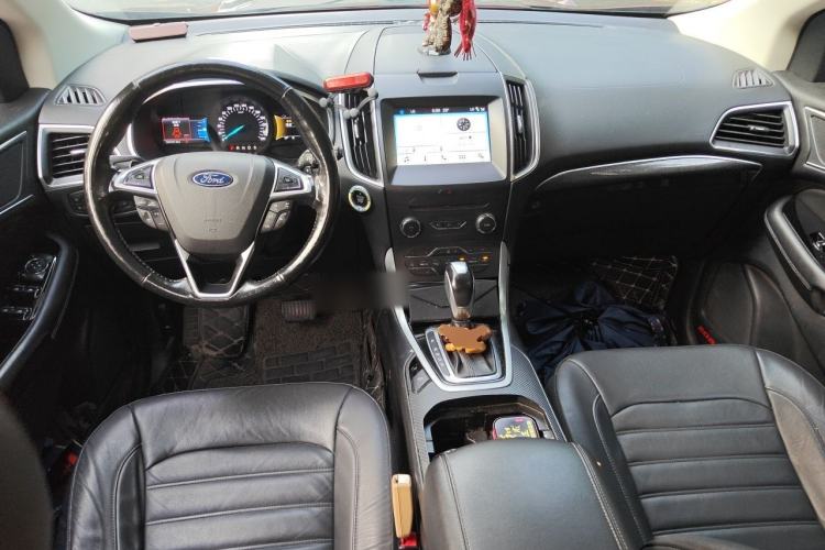 Used Ford Edge 2016 EcoBoost 245 Two-Wheel-Drive Titanium 7-Seater Center Console