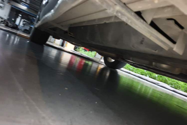 Used Ford Edge 2016 EcoBoost 245 Two-Wheel-Drive Titanium 7-Seater Chassis Front Right
