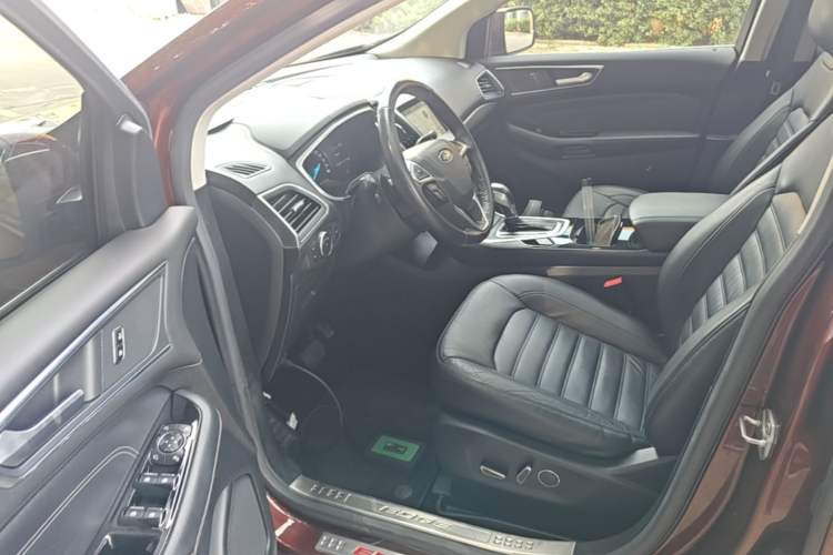 Used Ford Edge 2016 EcoBoost 245 Two-Wheel-Drive Titanium 7-Seater Driver Seat
