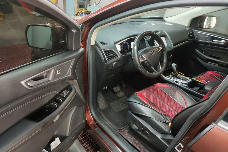 Used Ford Edge 2016 EcoBoost 245 Two-Wheel-Drive Titanium 7-Seater Driver Seat