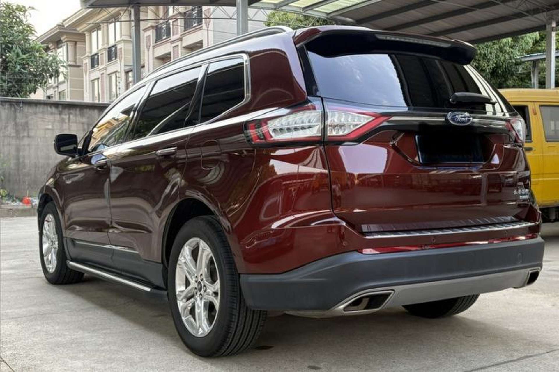 Used Ford Edge 2016 EcoBoost 245 Two-Wheel-Drive Titanium 7-Seater Exterior 4