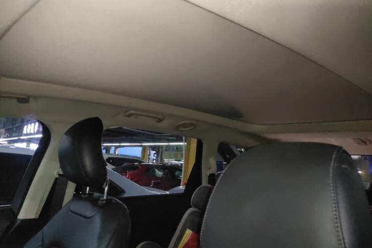 Used Ford Edge 2016 EcoBoost 245 Two-Wheel-Drive Titanium 7-Seater Headliner