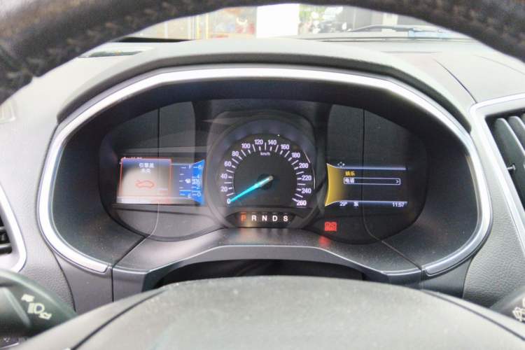 Used Ford Edge 2016 EcoBoost 245 Two-Wheel-Drive Titanium 7-Seater Instrument Cluster