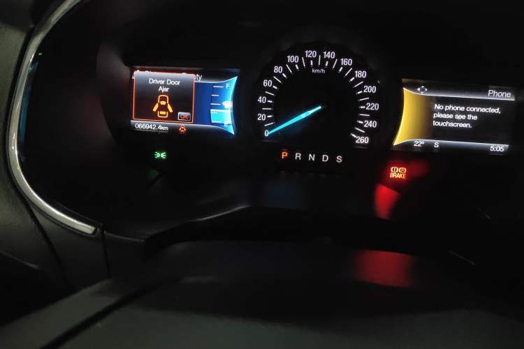 Used Ford Edge 2016 EcoBoost 245 Two-Wheel-Drive Titanium 7-Seater Instrument Cluster