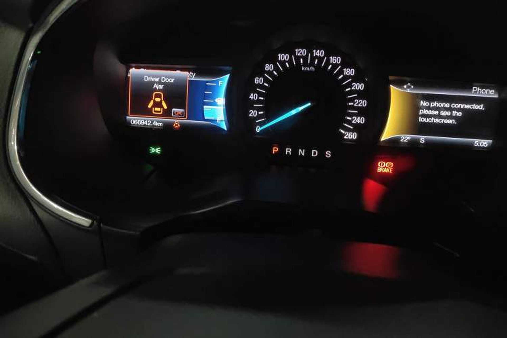 Used Ford Edge 2016 EcoBoost 245 Two-Wheel-Drive Titanium 7-Seater Instrument Cluster