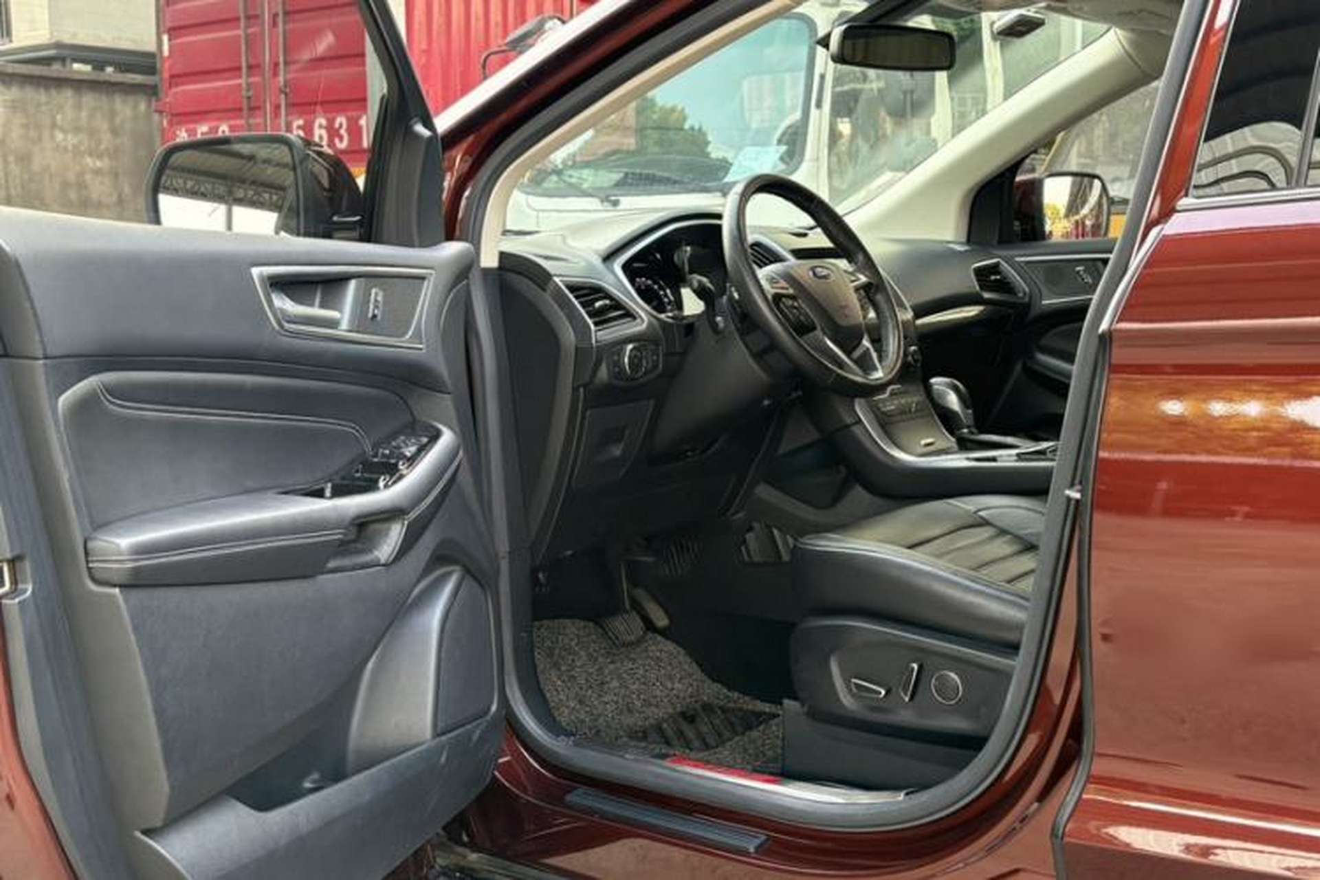 Used Ford Edge 2016 EcoBoost 245 Two-Wheel-Drive Titanium 7-Seater Interior 2
