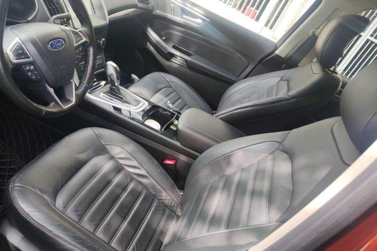 Used Ford Edge 2016 EcoBoost 245 Two-Wheel-Drive Titanium 7-Seater Left Front Seat