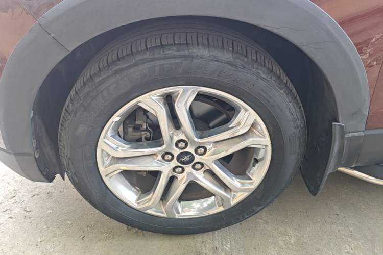 Used Ford Edge 2016 EcoBoost 245 Two-Wheel-Drive Titanium 7-Seater Left Front Wheel Hub
