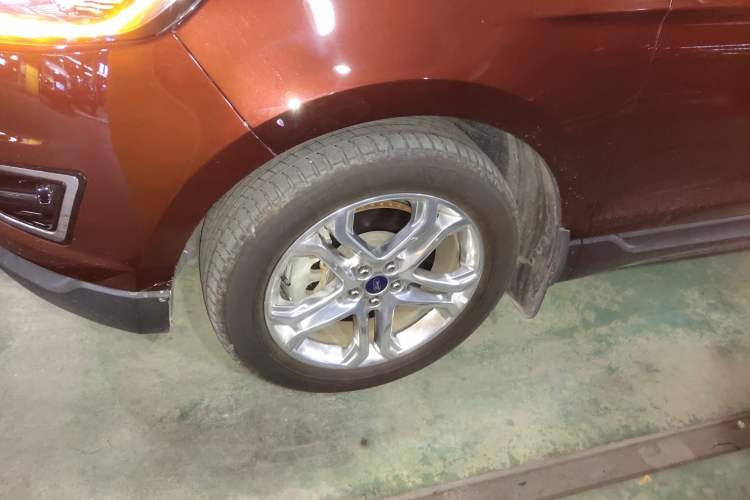 Used Ford Edge 2016 EcoBoost 245 Two-Wheel-Drive Titanium 7-Seater Left Front Wheel Hub
