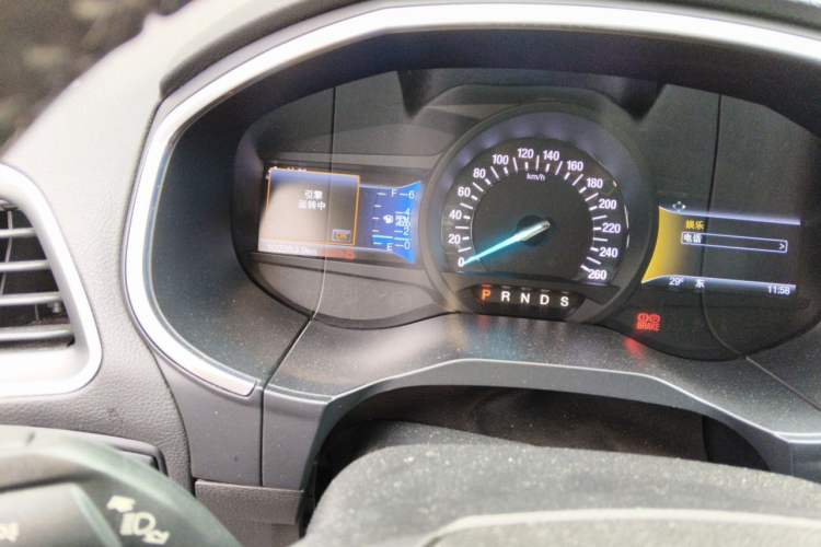 Used Ford Edge 2016 EcoBoost 245 Two-Wheel-Drive Titanium 7-Seater Odometer Close Up