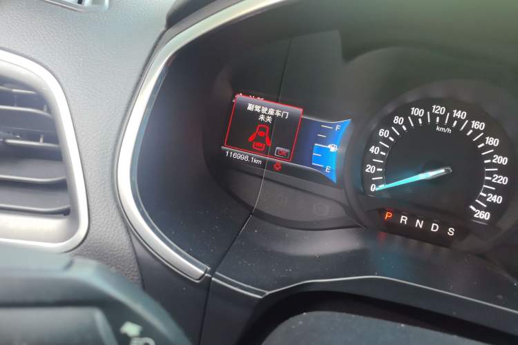 Used Ford Edge 2016 EcoBoost 245 Two-Wheel-Drive Titanium 7-Seater Odometer Close Up