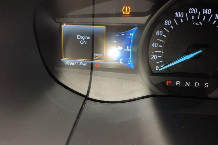Used Ford Edge 2016 EcoBoost 245 Two-Wheel-Drive Titanium 7-Seater Odometer Close Up