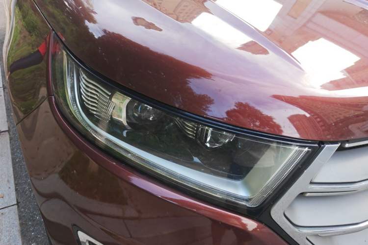 Used Ford Edge 2016 EcoBoost 245 Two-Wheel-Drive Titanium 7-Seater Right Front Headlight