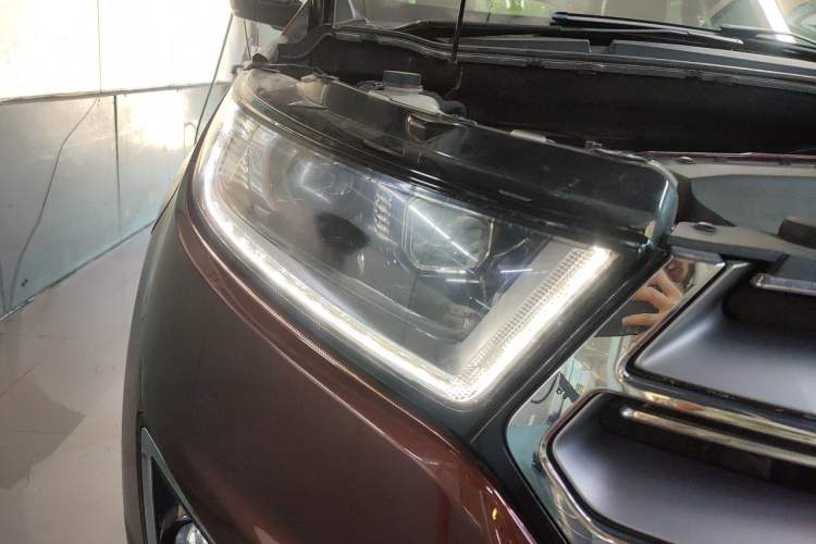 Used Ford Edge 2016 EcoBoost 245 Two-Wheel-Drive Titanium 7-Seater Right Front Headlight