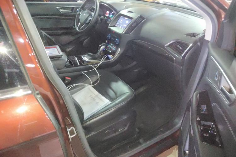 Used Ford Edge 2016 EcoBoost 245 Two-Wheel-Drive Titanium 7-Seater Right Front Seat
