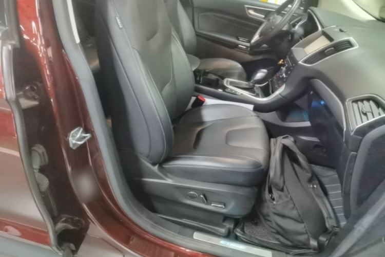 Used Ford Edge 2016 EcoBoost 245 Four-Wheel Drive Titanium 7-Seater Right Front Seat