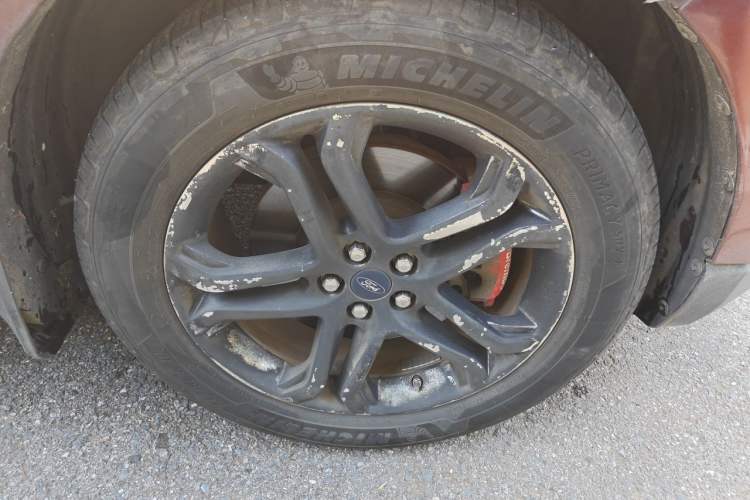 Used Ford Edge 2016 EcoBoost 245 Two-Wheel-Drive Titanium 7-Seater Right Front Wheel Hub