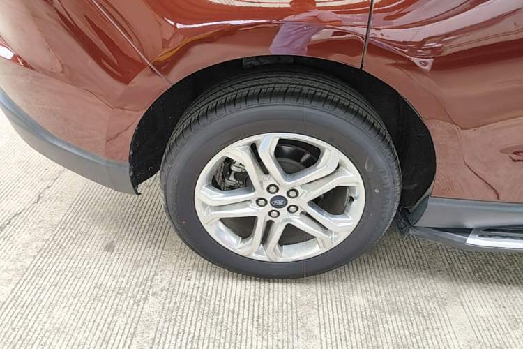 Used Ford Edge 2016 EcoBoost 245 Two-Wheel-Drive Titanium 7-Seater Right Rear Wheel Hub