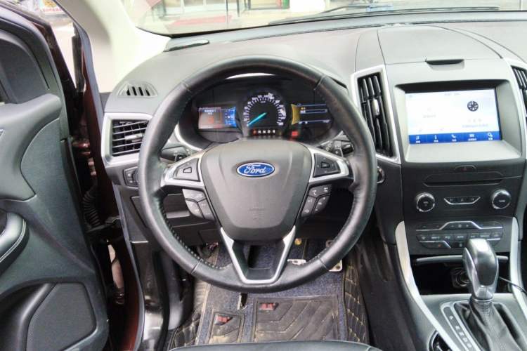 Used Ford Edge 2016 EcoBoost 245 Two-Wheel-Drive Titanium 7-Seater Steering Wheel