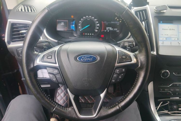 Used Ford Edge 2016 EcoBoost 245 Two-Wheel-Drive Titanium 7-Seater Steering Wheel