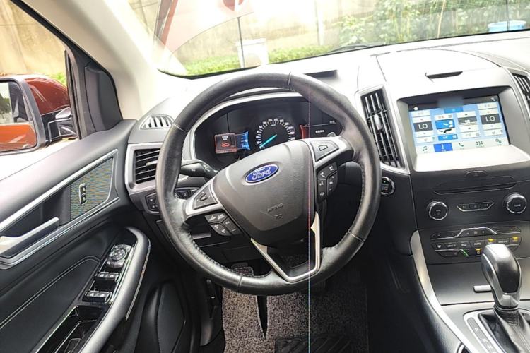 Used Ford Edge 2016 EcoBoost 245 Two-Wheel-Drive Titanium 7-Seater Steering Wheel