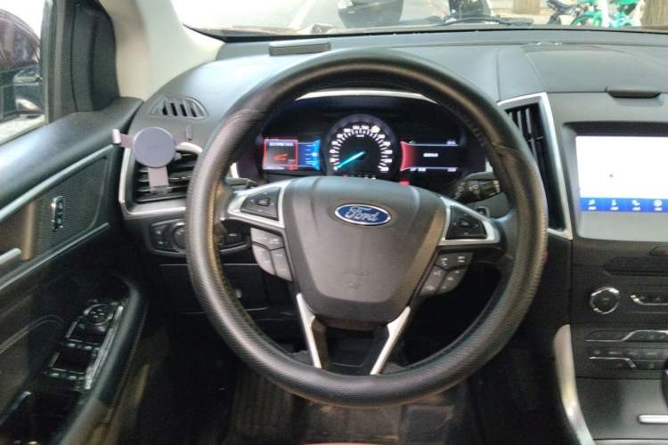Used Ford Edge 2016 EcoBoost 245 Four-Wheel Drive Titanium Edition 7-Seater Steering Wheel
