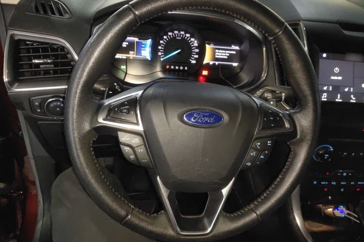 Used Ford Edge 2016 EcoBoost 245 Two-Wheel-Drive Titanium 7-Seater Steering Wheel