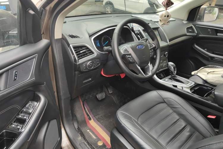 Used Ford Edge 2016 EcoBoost 245 Four-Wheel Drive Titanium Edition 7-Seater Driver Seat