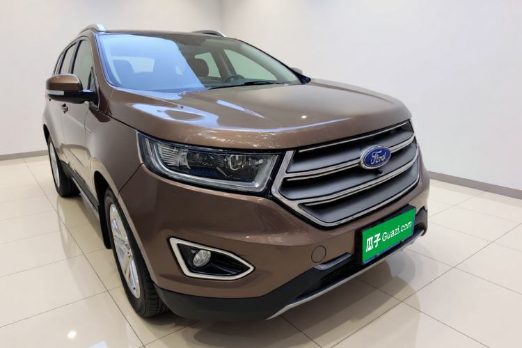 Used Ford Edge 2016 EcoBoost 245 Two-Wheel-Drive Titanium 7-Seater Front Right 45 Deg
