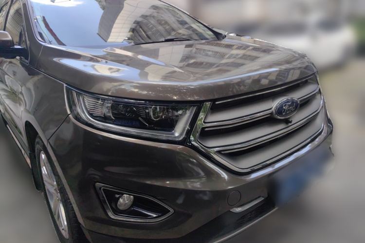 Used Ford Edge 2016 EcoBoost 245 Two-Wheel-Drive Titanium 7-Seater Front Right 45 Deg