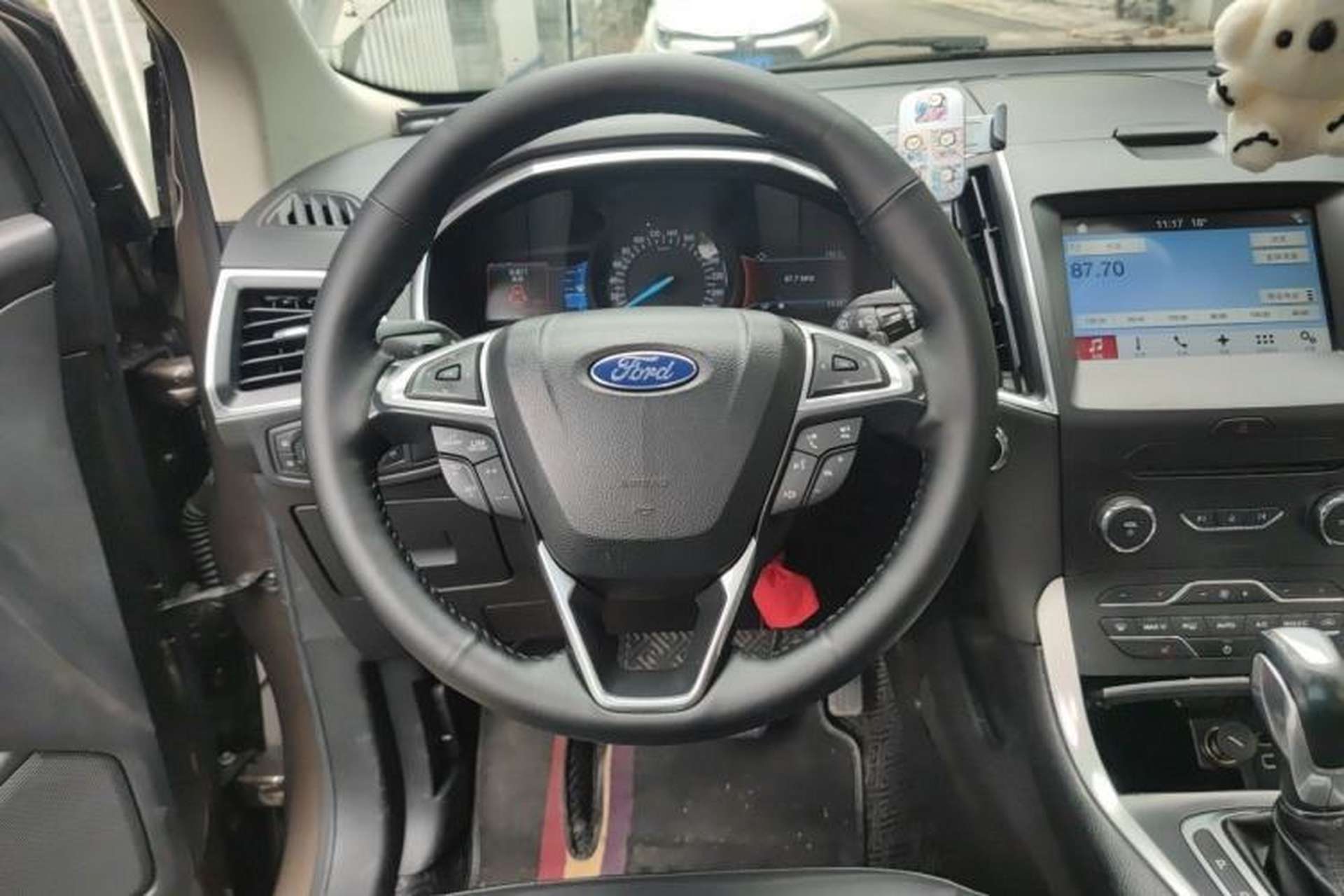 Used Ford Edge 2016 EcoBoost 245 Four-Wheel Drive Titanium Edition 7-Seater Steering Wheel