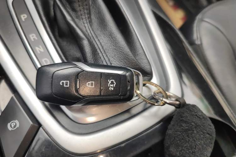 Used Ford Edge 2016 EcoBoost 245 Four-Wheel Drive Titanium Edition 7-Seater Vehicle Key