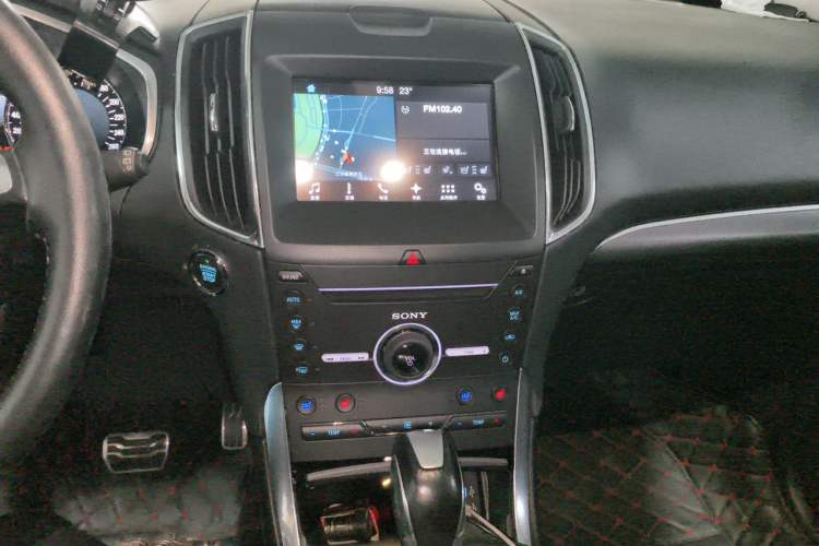 Used Ford Edge 2016 EcoBoost 245 Four-Wheel Drive Titanium 7-Seater Audio And AC Panel