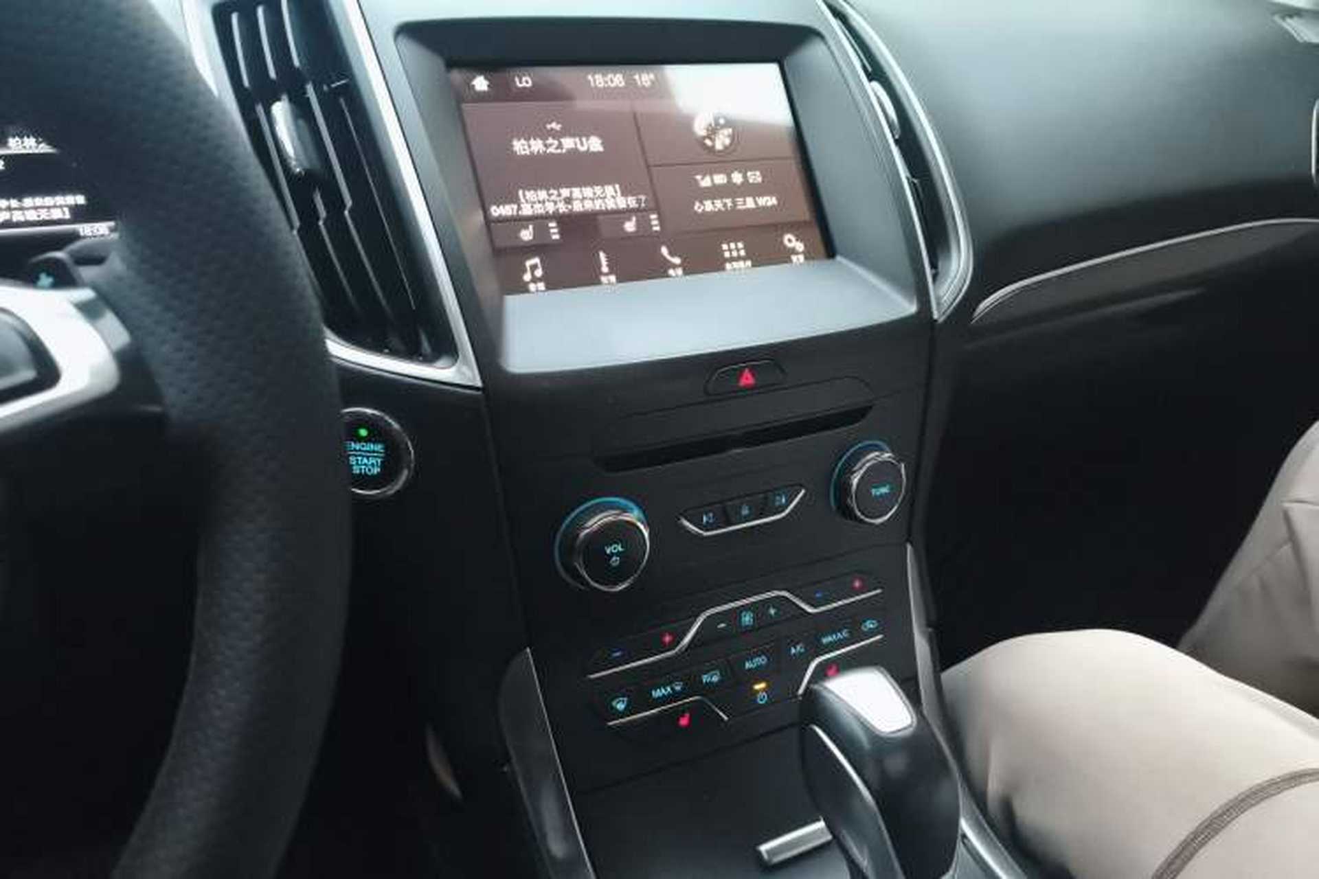 Used Ford Edge 2016 EcoBoost 245 Two-Wheel-Drive Titanium 7-Seater Audio And AC Panel