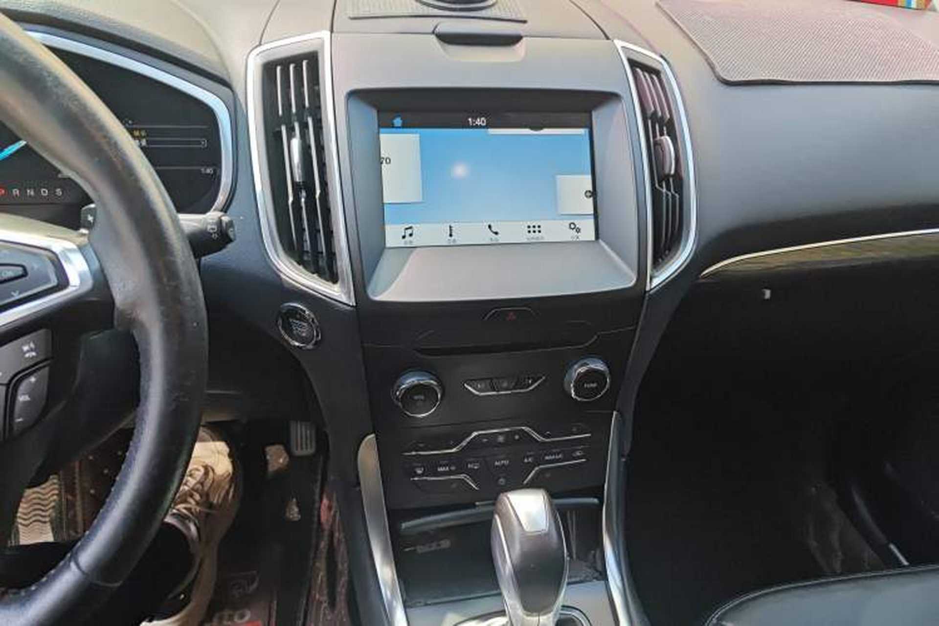 Used Ford Edge 2016 EcoBoost 245 Two-Wheel-Drive Titanium 7-Seater Audio And AC Panel