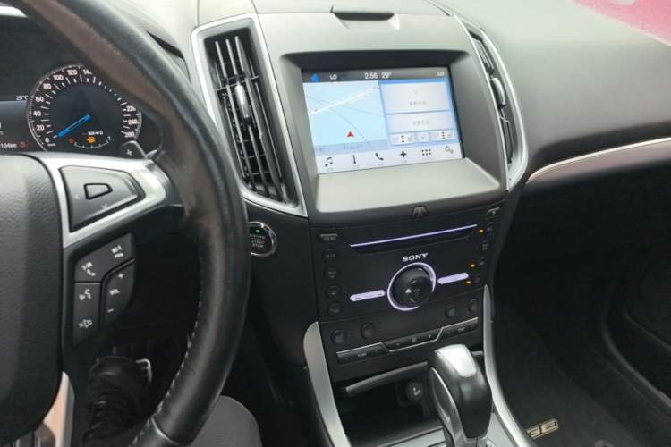 Used Ford Edge 2016 EcoBoost 245 Four-Wheel Drive Titanium 7-Seater Audio And AC Panel