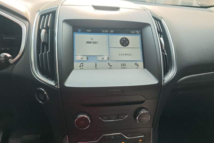 Used Ford Edge 2016 EcoBoost 245 Two-Wheel-Drive Titanium 7-Seater Audio And AC Panel