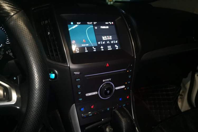 Used Ford Edge 2016 EcoBoost 245 Four-Wheel Drive Titanium 7-Seater Audio And AC Panel