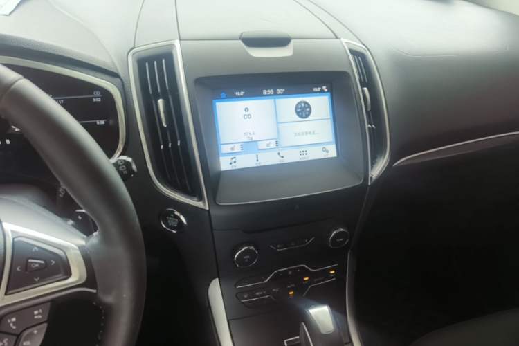 Used Ford Edge 2016 EcoBoost 245 Two-Wheel-Drive Titanium 7-Seater Audio And AC Panel