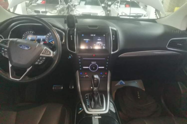 Used Ford Edge 2016 EcoBoost 245 Four-Wheel Drive Titanium 7-Seater Audio And AC Panel