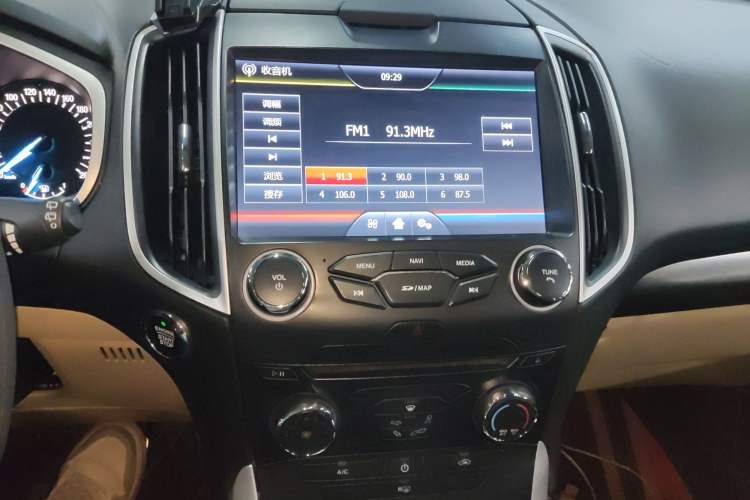 Used Ford Edge 2016 EcoBoost 245 Two-Wheel-Drive Titanium 5-Seater Audio And AC Panel