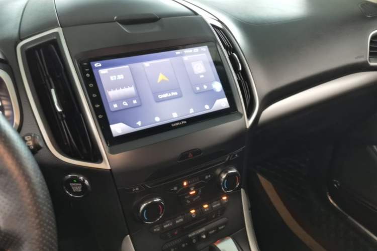 Used Ford Edge 2016 EcoBoost 245 Two-Wheel-Drive Platinum Edition 7-Seater Audio And AC Panel